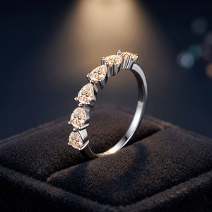 Bagues d'éternité empilables haut de gamme en argent sterling 925 plaqué rhodium avec moissanite de luxe sertie à griffes, bijoux fins pour femme, cadeau - Product Image 1
