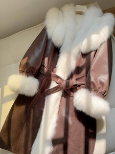 <span class=keywords><strong>Cappotto</strong></span> Invernale <span class=keywords><strong>in</strong></span> Vera Pelle <span class=keywords><strong>con</strong></span> Collo <span class=keywords><strong>in</strong></span> <span class=keywords><strong>Pelliccia</strong></span> di Volpe, <span class=keywords><strong>Interno</strong></span> <span class=keywords><strong>in</strong></span> Camoscio, Lunghezza Media, per Donna - Product Image 3