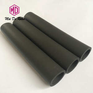 Tube moussant F-890 en caoutchouc NBR, épaisseur de paroi 3 mm, revêtement antidérapant pour poignée - Product Image 1
