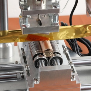 Machine de marquage à chaud entièrement automatique pour l'impression de logos sur tubes en plastique, papier, flacons de parfum et cosmétiques – Machine de transfert thermique - Product Image 3