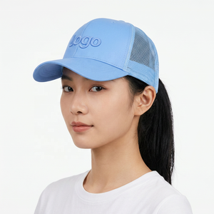 Casquette Trucker en Maille Dobby Bleu Clair avec Logo Brodé sur le Panneau Avant, Réglable, Unisexe, Style Sportif Urbain Décontracté, Quatre Saisons, 6 Panneaux - Product Image 3