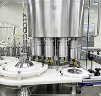 Machine compacte rotative automatique de remplissage et de bouchage de liquides avec pompe volumétrique à piston à lavage d'air GMP pour petits flacons de sérum et d'huile