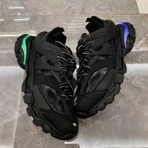 2026 Chaussures de sport LED originales de qualité supérieure, style rétro, pour la marche, de créateur, décontractées, pour le skateboard - Product Image 3