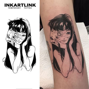 Autocollant de tatouage personnalisé <span class=keywords><strong>Tomie</strong></span> Anime Girl, style Manga d'horreur, double face, à base de plantes, semi-permanent 15 jours, pour bras et jambes, vente en gros - Product Image 1