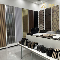 Panneau en bois acoustique de forme spéciale Panneau de cloison en bois massif à lattes pour la décoration intérieure Hôtel Alien Akupanel Panneaux en bois