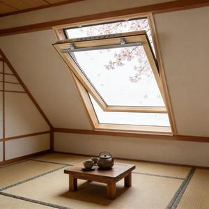 Puits <span class=keywords><strong>de</strong></span> lumière suspendu moderne en bois massif résistant aux intempéries pour une ouverture fluide des battants – Idéal pour les maisons <span class=keywords><strong>de</strong></span> vacances en bord <span class=keywords><strong>de</strong></span> mer - Product Image 1