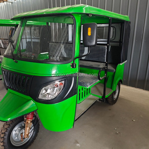 Triciclo Bajaji de tres ruedas con dos asientos, motor de gasolina de 200 cc, cabina completa, tracción fuerte para todo tipo de clima. - Product Image 6