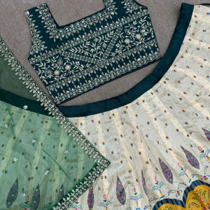 พรีเมี่ยมคุณภาพใหม่ออกแบบพรรคสวมใส่ดูชุดผ้าไหม Taffeta หนักด้วยลําดับเย็บปักถักร้อยหนักทํางานด้วยแขนยาว - Product Image 1