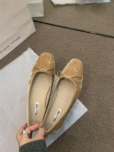 Chaussures plates de style français pour femmes, printemps 2025, nouvelles chaussures rétro de grand-mère, ballerines - Product Image 2