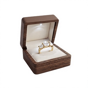 แหวนหมั้นเพชรทรงกลมเจียระไนแบบบริลเลียนท์สามเม็ด ชุบทอง 18K 14K หรูหรา แหวนเพชรเม็ดเดี่ยวสำหรับผู้หญิง เครื่องประดับชั้นดี - Product Image 6