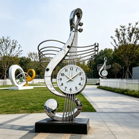 Sculpture Horloge Musicale Moderne Personnalisée en Acier Inoxydable Poli, Statue Artistique Clé de Sol Résistante aux Intempéries pour Espaces Publics Extérieurs