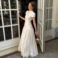 Robe longue blanche brodée florale pour femme, col montant, manches courtes, coupe trapèze, robe maxi personnalisée, robe formelle ou décontractée pour femme