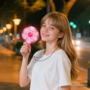 พัดพลาสติกพกพาแบบมีไฟ LED พร้อมข้อความพิมพ์ลายตามสั่ง สำหรับงานโฆษณา โป<span class=keywords><strong>ร</strong></span>โมชั่น ของชำร่วยงาน<span class=keywords><strong>แต่งงาน</strong></span> จำนวนมาก - Product Image 3