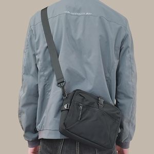 Sac messager imperméable personnalisé à la <span class=keywords><strong>mode</strong></span> pour hommes et femmes, sac bandoulière réglable, fermeture éclair, polyester, usage quotidien, voyage - Product Image 2