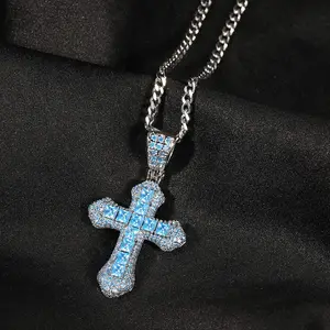 Collana con ciondolo croce con pavé di diamanti Hiphop bellissimi gioielli con zirconi quadrati rossi rosa blu per donna uomo