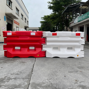 แผงกั้นน้ำแบบเป่าขึ้นรูป T2 ขนาด 1500×900 มม. แบบโมดูลาร์เชื่อมต่อกันได้ เติมน้ำได้ สำหรับใช้กั้นจราจรในพื้นที่ก่อสร้าง - Product Image 5