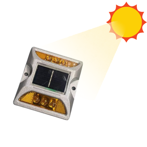 वाटरप्रूफ फ्लैशिंग डेक लाइट बिल्ली आंख मार्कर्स सड़क सुरक्षा के लिए चिंतनशील एल्यूमीनियम सौर रोड स्टड - Product Image 4