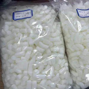 A principal fábrica de grânulos de sabão da China vende por atacado macarrão de sabão TFM de uma tonelada 63-69% óleo de coco para lavar e base de sabão