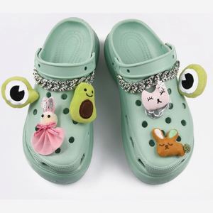 Niños niña <span class=keywords><strong>mujer</strong></span> <span class=keywords><strong>invierno</strong></span> Animal lindo dibujos animados deporte comida niña pompón piel bola zapato encantos lindo juguete Zueco encantos - Product Image 3