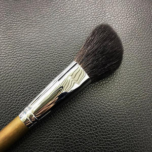 <span class=keywords><strong>Pinceau</strong></span> d'ombre à paupières pour le contour des poils d'animaux <span class=keywords><strong>Pinceau</strong></span> à silhouette biseautée <span class=keywords><strong>Pinceau</strong></span> spécial pour la tête oblique - Product Image 6