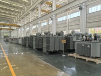 Transformateur de distribution immergé dans l'huile, élévateur/abaisseur de tension, 50 kVA, 100 kVA, 200 kVA, moyenne tension, haute tension, transformateur électrique