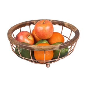 <span class=keywords><strong>Amazon</strong></span> Offre Spéciale Maison Créative <span class=keywords><strong>De</strong></span> Luxe Bois D'acacia Et Fil <span class=keywords><strong>De</strong></span> fer Panier <span class=keywords><strong>De</strong></span> <span class=keywords><strong>Fruits</strong></span> Avec la Finition <span class=keywords><strong>de</strong></span> cuivre Pour cuisine Salle à manger - Product Image 1