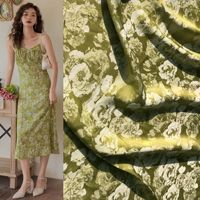 Nouveau Style Rouge Polyester Coton Jacquard Tissu Rose Fleur Tissu pour Printemps et Été Vintage Style Chemise Cheongsam Tissu