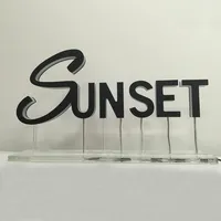 Robuste Metall-LED-Buchstaben mit Lochstanzung, Sichtbare LED-Pixel-Schilder für Hochsichtbarkeit bei Außenwerbung auf Gebäudedächern