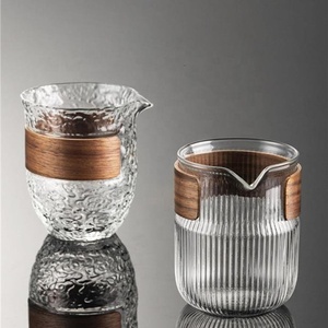 Taza de <span class=keywords><strong>Kungfu</strong></span> de vidrio transparente, taza para compartir té de estilo japonés, resistente al calor, con manga de madera, juego de té para <span class=keywords><strong>restaurante</strong></span> - Product Image 2