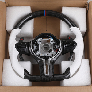 Volante Deportivo Personalizado de 4 Radios en Cuero Perforado Blanco/Fibra de Carbono/<span class=keywords><strong>M</strong></span> <span class=keywords><strong>Sport</strong></span> con Costuras Personalizadas para la Serie F - Product Image 3