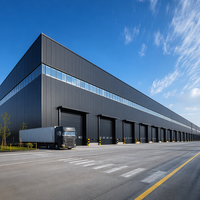Entrepôt préfabriqué en acier de grande taille sur mesure, bâtiment d'atelier industriel avec panneaux sandwich isolés