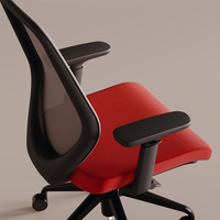 Chaise de bureau ergonomique moderne OMNI, noire, en tissu maillé respirant, avec structure en acier et accoudoirs rabattables