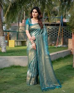 Excellent Quality Pure <b>Golden</b> and Silver Zari Kanchivaram Soft Silk for Wedding and Party Occasion at Bulk Price - Product Image 5