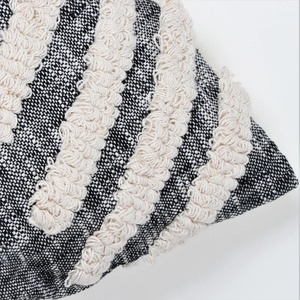 Funda de Cojín Boho con Textura Hecha a Mano, Color Negro y Marfil, Diseño Sólido, Cierre con Cremallera, para Hogar y Hotel - Product Image 6