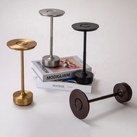 Lampe de table LED sans fil en aluminium de luxe, design contemporain, pour restaurant, hôtel, bar, portable, alimentée par batterie, rechargeable
