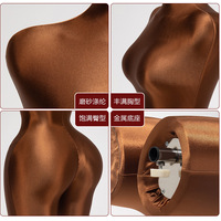 Mannequin féminin de mode, courbes généreuses, hanches larges, style brésilien, buste doré, grande taille, pour vêtements, vitrine