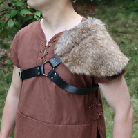 Harnais d'épaule médiéval Viking en fausse fourrure, sangle de poitrine rivetée en cuir PU, accessoire de cosplay LARP de guerrier barbare Renaissance