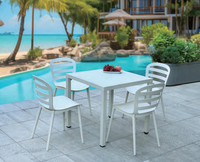 Table de patio carrée en plastique blanc avec structure en aluminium robuste et moderne pour repas en plein air, cour, balcon
