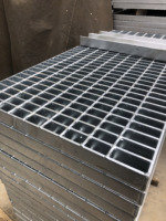 Grille de sol industrielle extérieure en acier inoxydable et acier au carbone, galvanisée à chaud, durable, anti-corrosion, avec revêtement en zinc