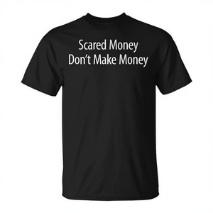 Camiseta Promocional con la Frase: Miedo al Dinero No Genera Riqueza - Product Image 2