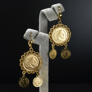 Boucles d'oreilles tendance pour femme en cuivre lisse, durables, élégantes, superposées, ornées de pièces de monnaie Napoléon de la Cour Française, compactes, brillantes et intemporelles - Product Image 5