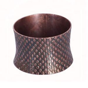 Servilleteros de latón hechos a mano de lujo Soportes de metal de diseño redondo elegante para bodas Fiestas Hoteles - Product Image 1