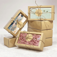 Boîte-cadeau transparente au design exquis avec décoration du dieu du chanvre et étiquette de bricolage Boîte-cadeau recyclable en papier kraft de haute qualité