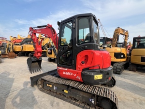 Mini-excavatrice sur chenilles Kubota KX057 4,5 tonnes, fabrication japonaise, rotation zéro de la queue - Product Image 2