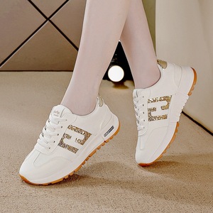 Baskets coréennes en cuir blanc grande taille pour femmes, chaussures de course plates antidérapantes décontractées pour le printemps et l'automne, chaussures de tous les jours - Product Image 4