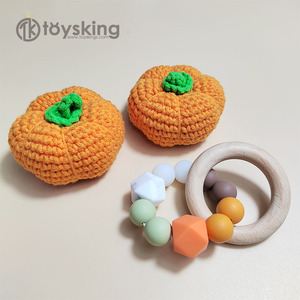 Regalo <span class=keywords><strong>de</strong></span> Halloween para juguetes infantiles, <span class=keywords><strong>sonajero</strong></span> <span class=keywords><strong>de</strong></span> <span class=keywords><strong>calabaza</strong></span> <span class=keywords><strong>de</strong></span> ganchillo Amigurumi hecho a mano, pulsera <span class=keywords><strong>de</strong></span> cuentas <span class=keywords><strong>de</strong></span> silicona, anillo <span class=keywords><strong>de</strong></span> madera, juguete mordedor - Product Image 4