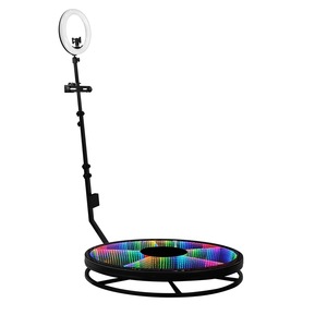 Cabina Fotografica 360° con Piattaforma Rotante, Illuminazione RGB, Compatibile con Fotocamera, Struttura in Metallo, Facile Installazione per Matrimoni - Product Image 1