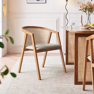 Chaise de salle à manger moderne <span class=keywords><strong>en</strong></span> bois massif nordique avec un design <span class=keywords><strong>en</strong></span> <span class=keywords><strong>rotin</strong></span> tressé pour une utilisation <span class=keywords><strong>en</strong></span> extérieur et dans le <span class=keywords><strong>salon</strong></span> - Product Image 1