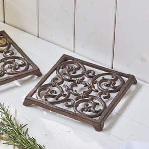 <span class=keywords><strong>Dessous</strong></span> <span class=keywords><strong>de</strong></span> <span class=keywords><strong>plat</strong></span> <span class=keywords><strong>flocon</strong></span> <span class=keywords><strong>de</strong></span> neige blanc en fonte Coussin <span class=keywords><strong>de</strong></span> protection thermique Tapis multifonctionnel Porte-pot Résistant à la chaleur <span class=keywords><strong>Dessous</strong></span> <span class=keywords><strong>de</strong></span> verre en fonte Noël - Product Image 3