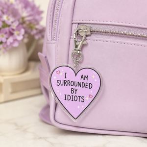 Llavero Personalizado con Frase Relacionable: Estoy Rodeado de Idiotas, Charm de Corazón Morado, Venta al por Mayor - Product Image 6